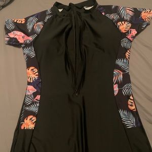 SHEIN size 1x wet suit. Never worn.
